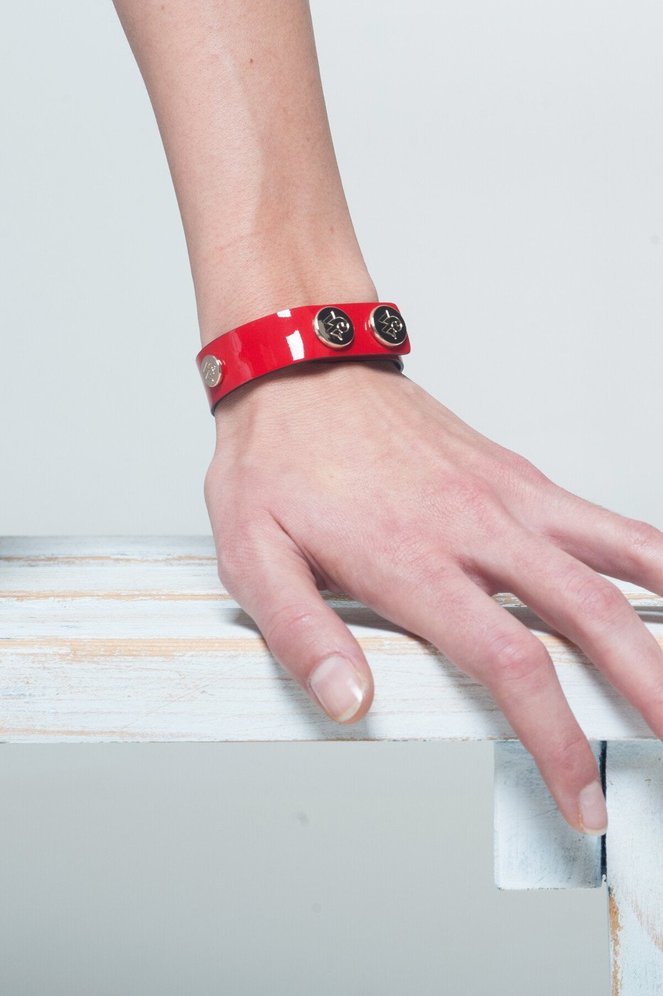 moods-karkoto-piros-ew-essential-wadrobe-kapszularuhatar-webshop